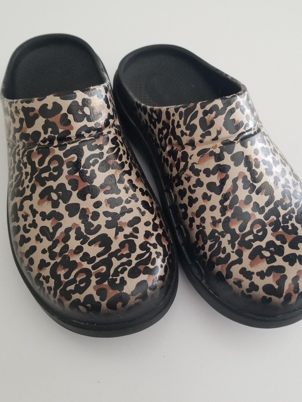 OOFOS Recovery Clog Size 8